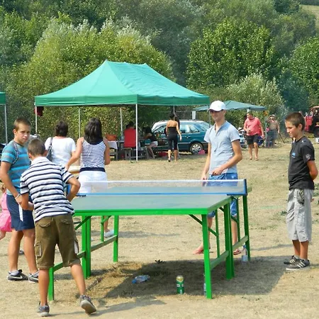 Zetavar And Bungalows Vendégház